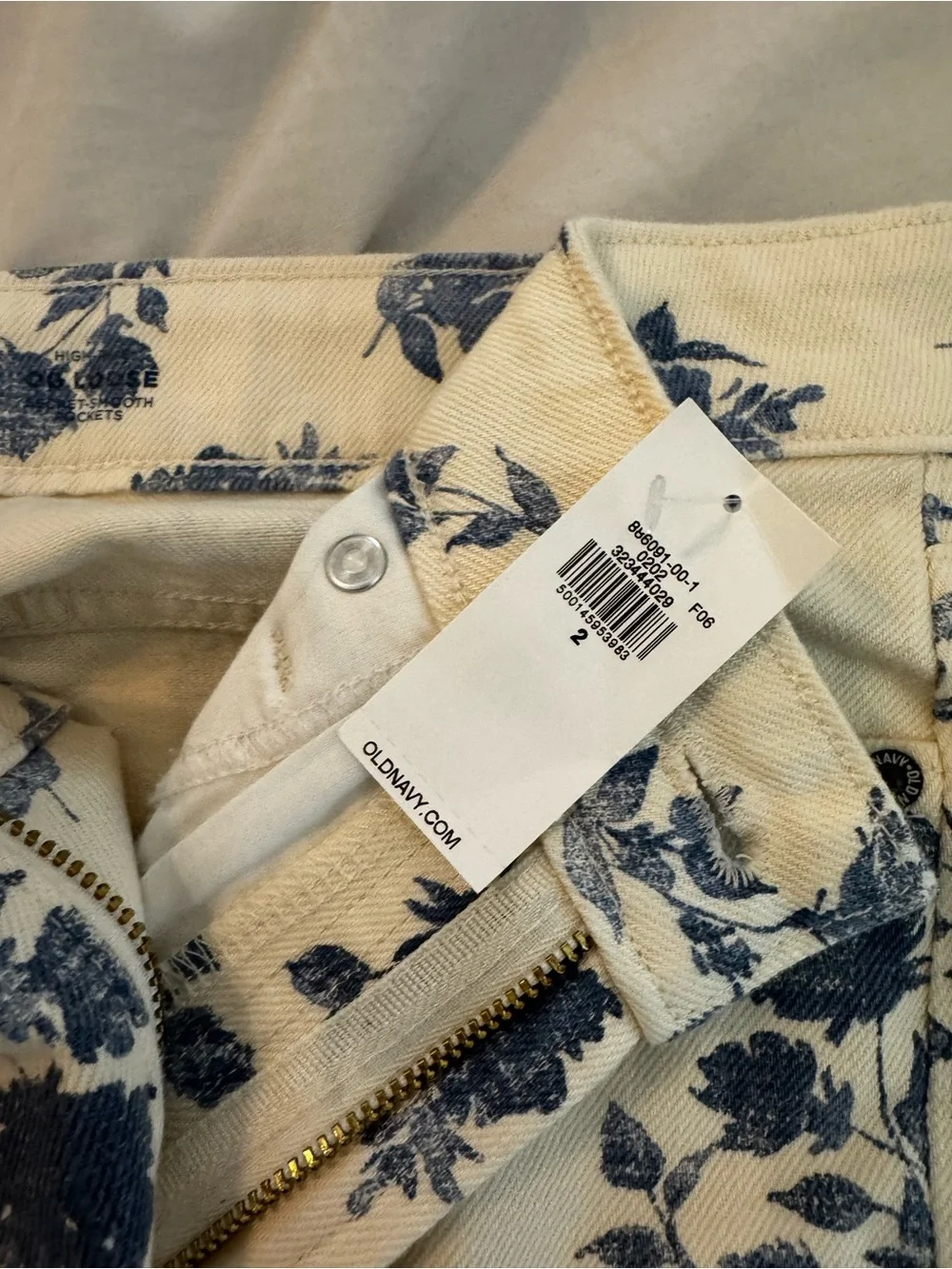 Old Navy Blue Floral curvy Heighway waisted loose jeans